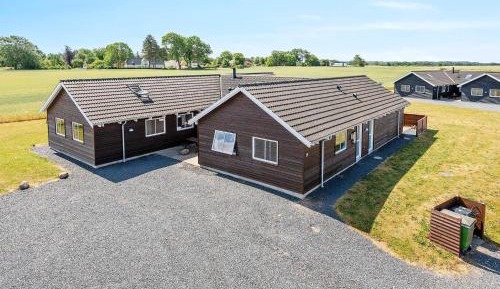 Seven-Bedroom Holiday Home