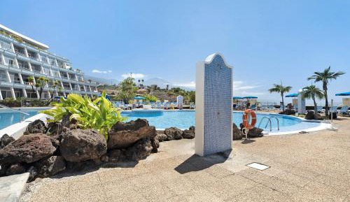 Superior One-Bedroom Apartment with Balcony