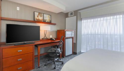 Queen Room with View
