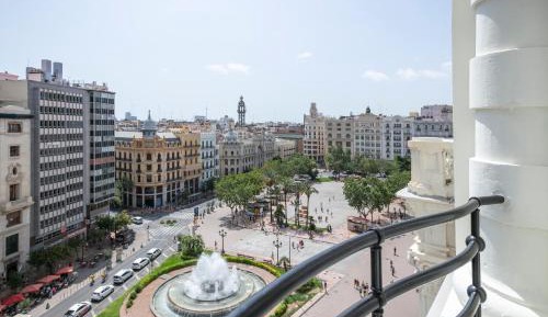 Superior Double Room with View to the Square