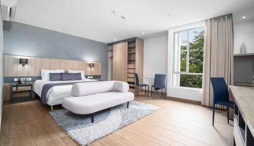 Superior King Room