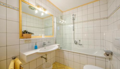 Two-Bedroom Apartment (4 Adults)