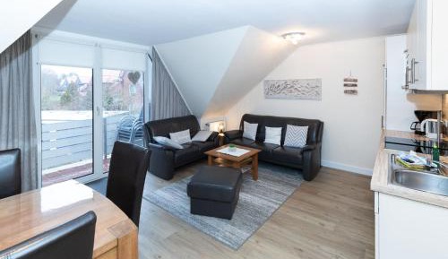 Three-Bedroom Apartment with Balcony
