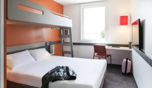 Triple Room with One Double Bed and One Bunk Bed