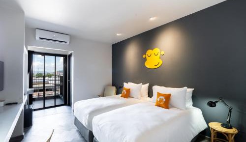 Deluxe Twin Bed, Free 24hrs. Co-working space
