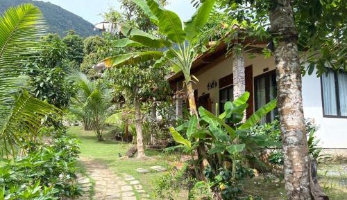 Cottage with Garden View