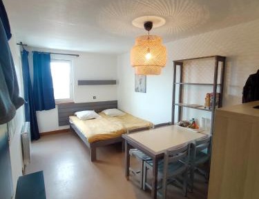 Apartment with Mountain View