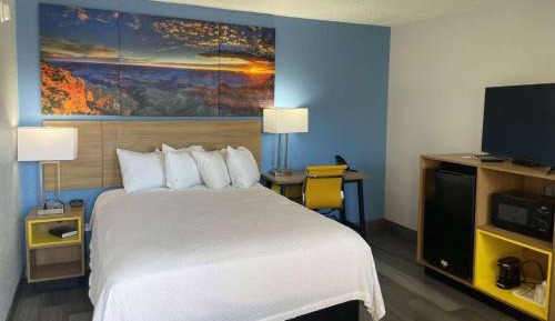 Queen Room - Non-Smoking