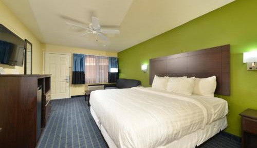 King Room - Accessible/Non-Smoking