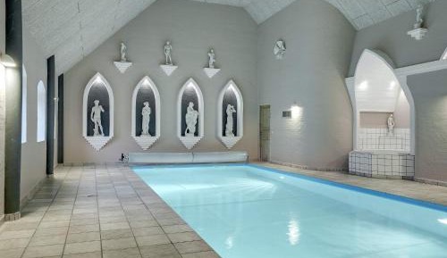 Twelve-Bedroom Holiday Home