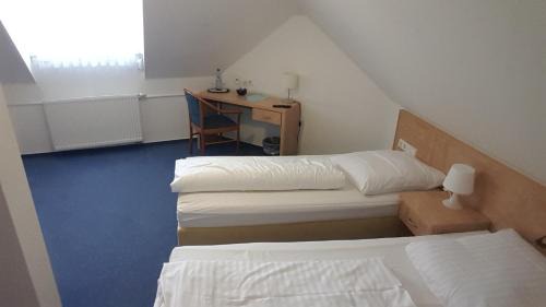 Economy Triple Room