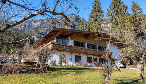 Three-Bedroom Superior Apartment