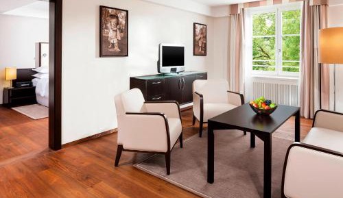 Grand Suite with ETAGE7 Access