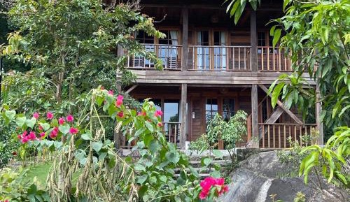 Villa with Garden View