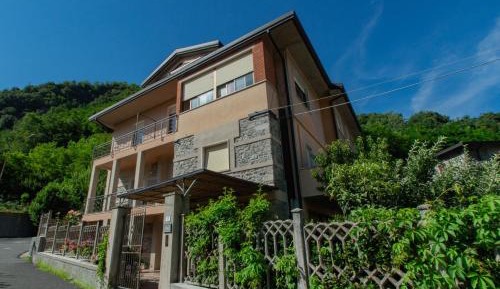 Studio with Mountain View