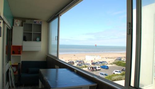 Superior One-Bedroom Apartment with Balcony