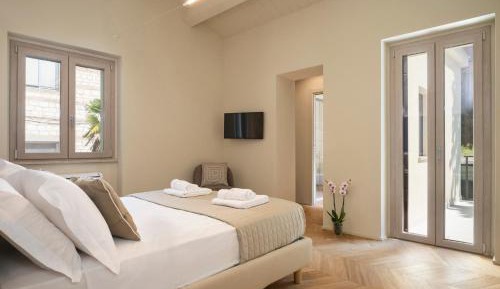 Queen Room with Balcony