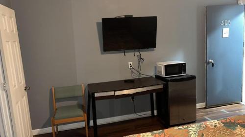 Standard Queen Room