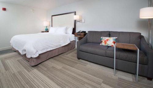 King Room with Sofa Bed and Study - Non-Smoking