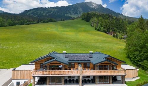Two-Bedroom Apartment with Mountain View
