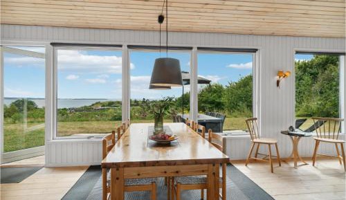 Three-Bedroom Holiday Home 