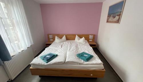 Standard Double Room with Shared Bathroom