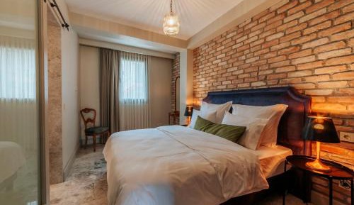 Suite with Garden View