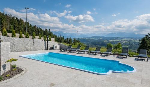 Suite with Mountain View