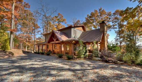 Three-Bedroom Holiday Home 