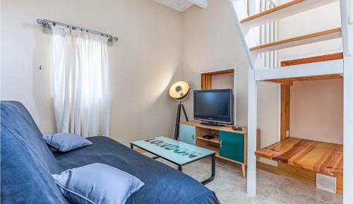 One-Bedroom Holiday Home