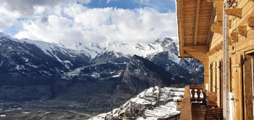 Twin Room with Mountain View