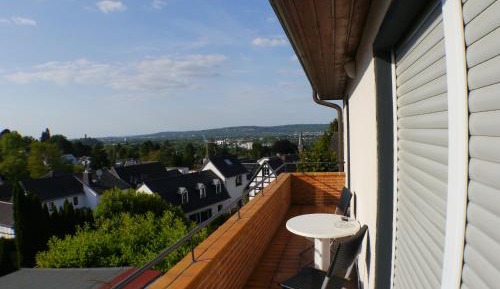 One-Bedroom Apartment with Balcony