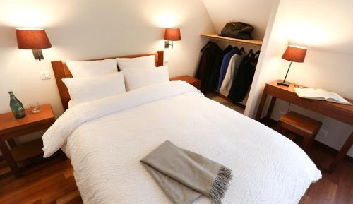 Apartment with Mountain View