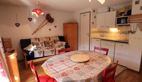 Apartment (6 Adults)