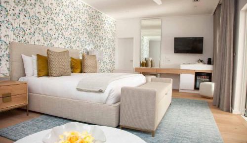 Manor House Deluxe Suite