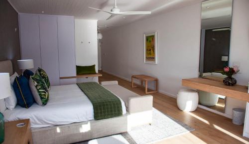 Manor House Deluxe Suite