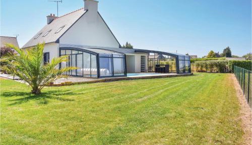 Four-Bedroom Holiday Home