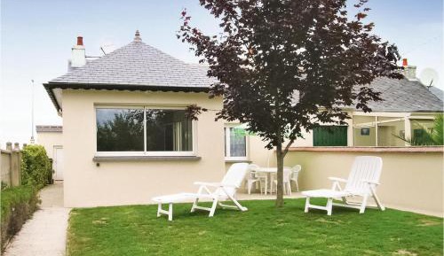 Three-Bedroom Vacation Home 