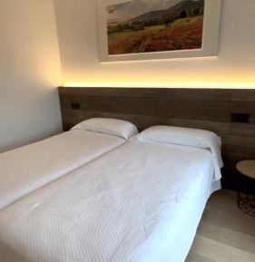 Junior Suite (2 Adults + 2 Children)