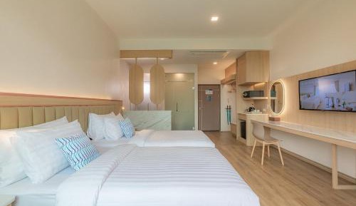 Deluxe Double or Twin Room with Mountain View