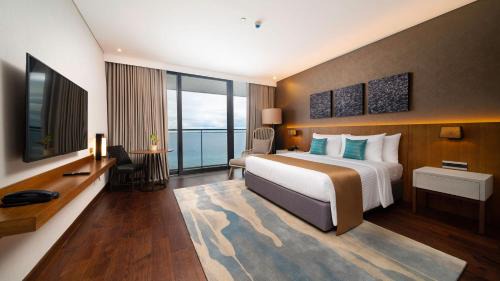 Premier Seaview with Balcony