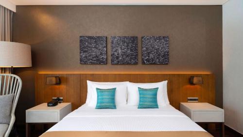 Premier Room