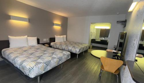 Queen Room with Two Queen Beds - Non-Smoking