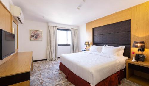 Deluxe King Room - Non-Smoking