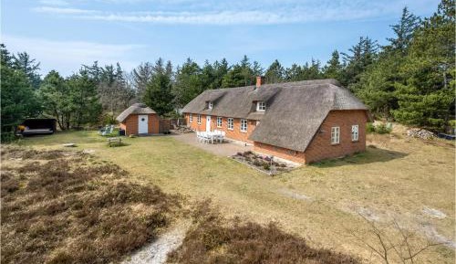 Four-Bedroom Holiday Home