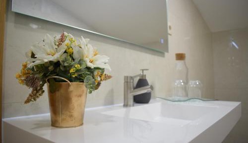 Deluxe Room (2 Adults + 1 Child)