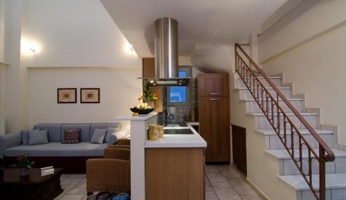 Large Apartment - Split Level (2-8 people)