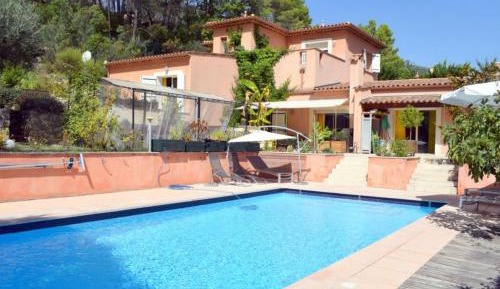 Four-Bedroom Holiday Home