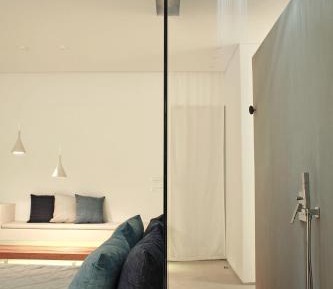 Art Suite with Outdoor Jetted Tub