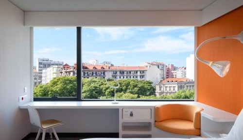 Deluxe Double or Twin Room with City View